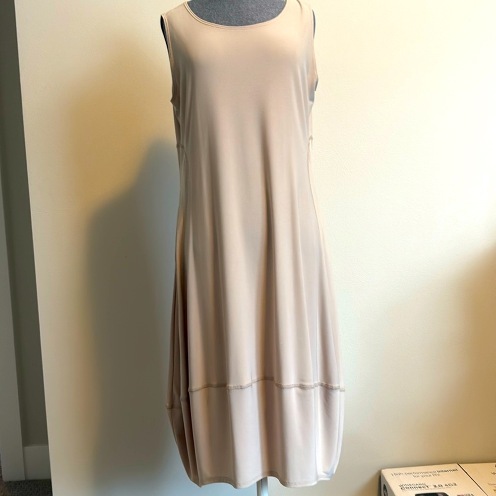 Marla Wynne knit Dress. Size M. Beige Color